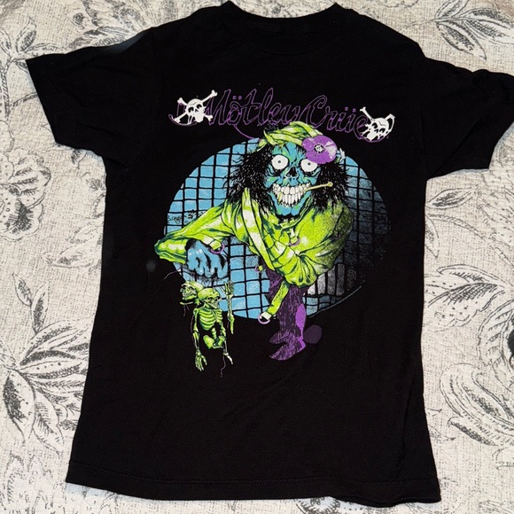 Motley Crue Tops - NWOT Motley Crue Graphic T-Shirt